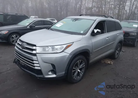 2019 Toyota Highlander Le z USA, uszkodzony, nr VIN 5TDBZRFH6KS928637